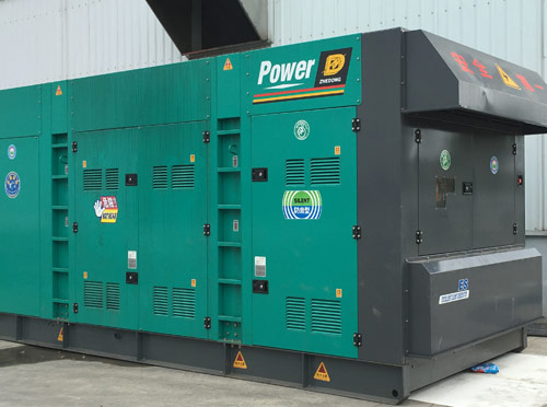 靖州升级发电机组的过程中需要注意哪些安全事项？