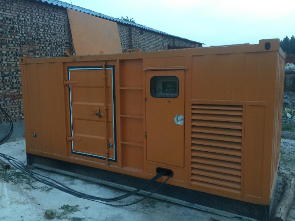 靖州发电机组长期使用中，电缆线的敷设路径有哪些要求？